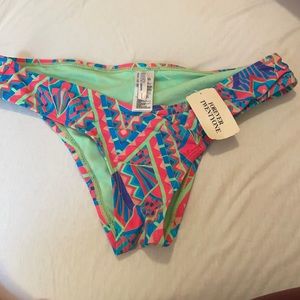 Women’s cross over patterned bikini bottom